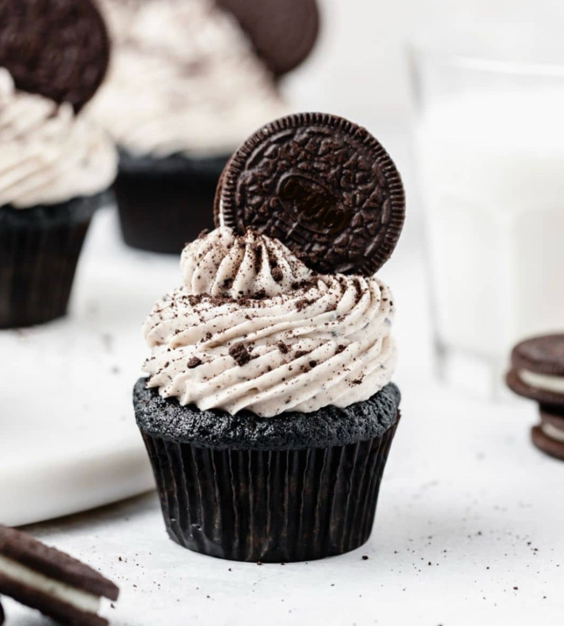 COOKIES N CREAM CUPCAKE
