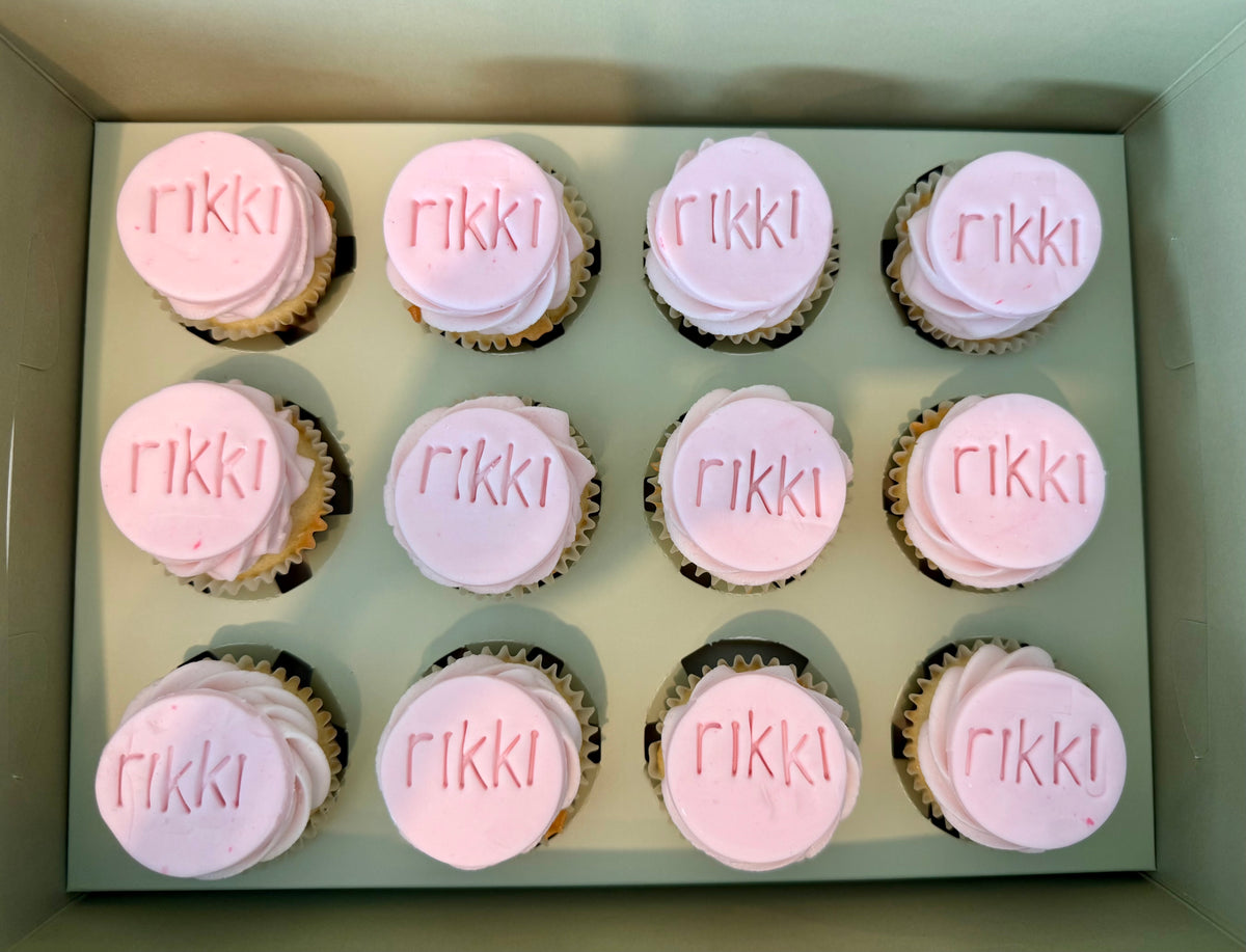 CUSTOM PETIT CUPCAKES