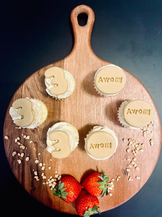 CUSTOM PETIT CUPCAKES
