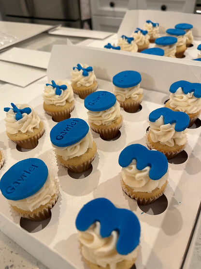 CUSTOM PETIT CUPCAKES
